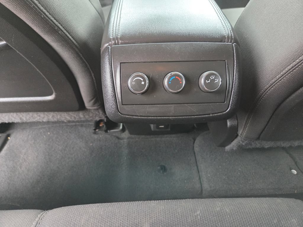 Used 2015 Chevrolet Traverse LT AWD/4WD image 46