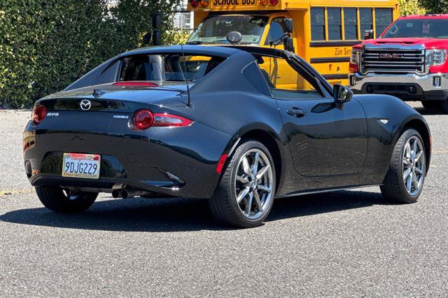 Used 2022 MAZDA MX-5 Miata RF Grand Touring RWD image 3