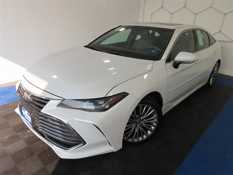 Used 2019 Toyota Avalon Limited w/ Advanced Safety Package FWD image 4