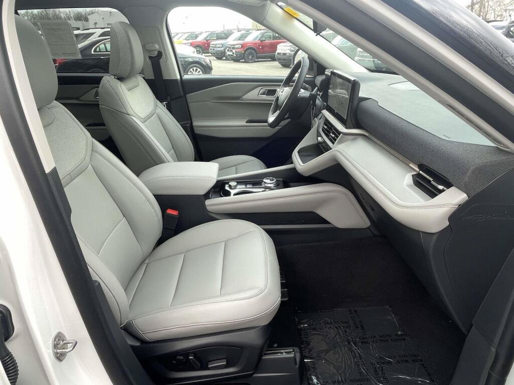 New 2026 Ford Explorer Active w/ Active Comfort Package AWD/4WD image 24