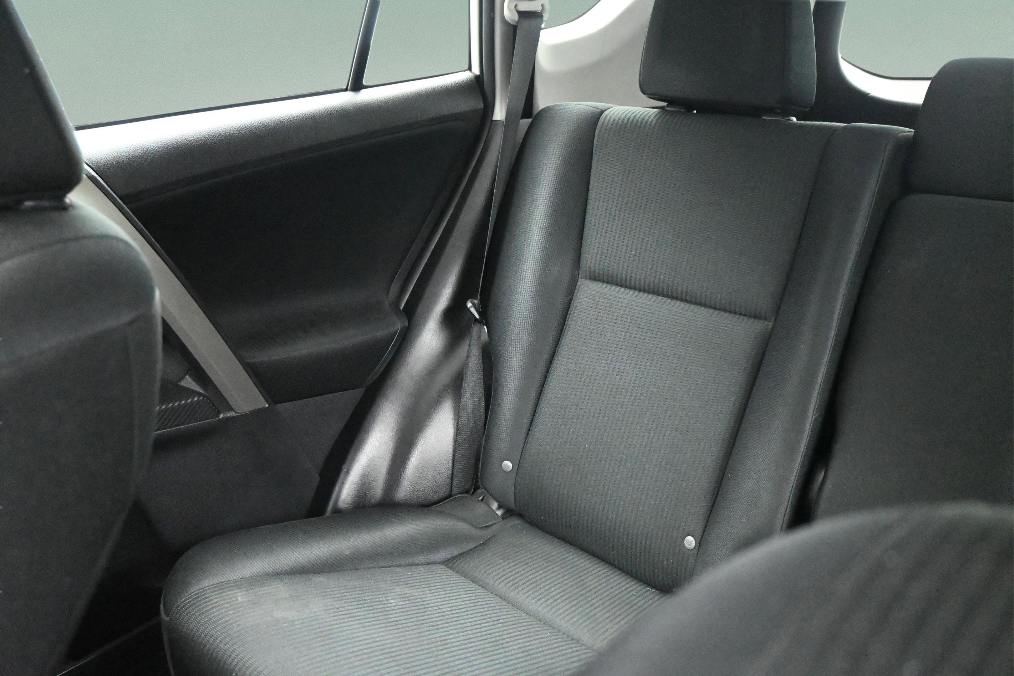 Used 2015 Toyota RAV4 LE AWD/4WD image 37