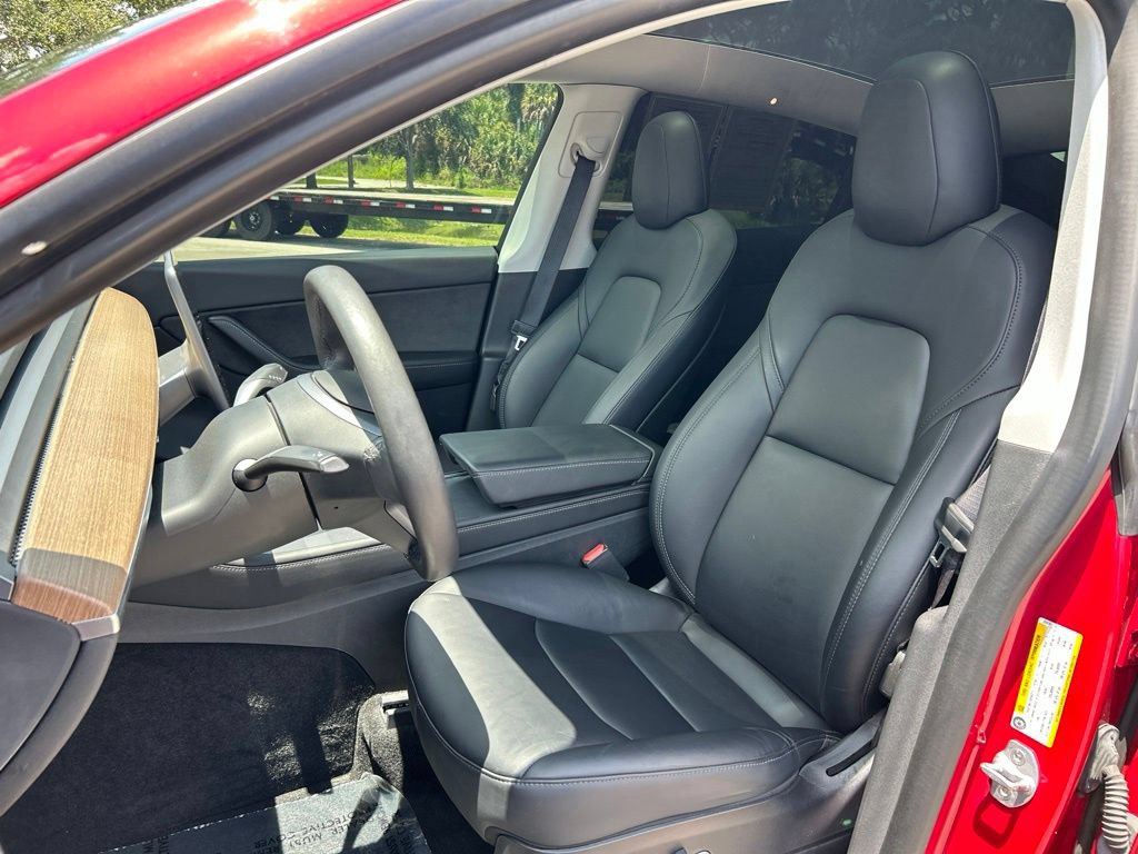 Used 2022 Tesla Model Y Long Range AWD/4WD image 19