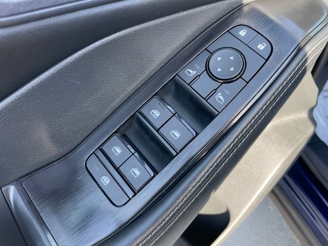 Used 2025 Nissan Rogue SV FWD image 41