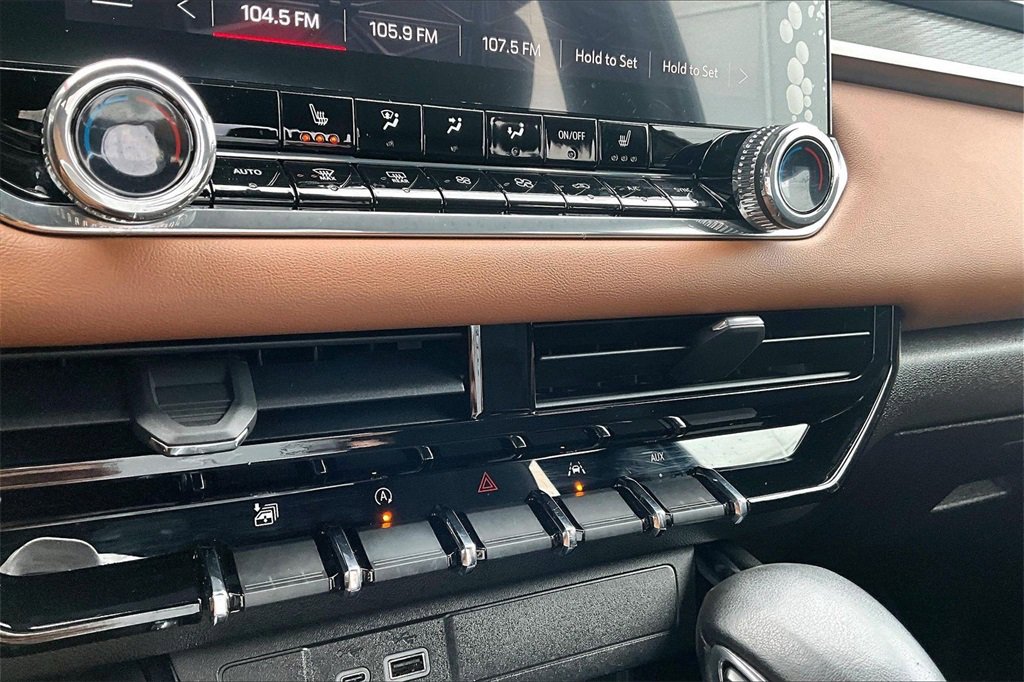 Used 2024 GMC Canyon AT4 image 15