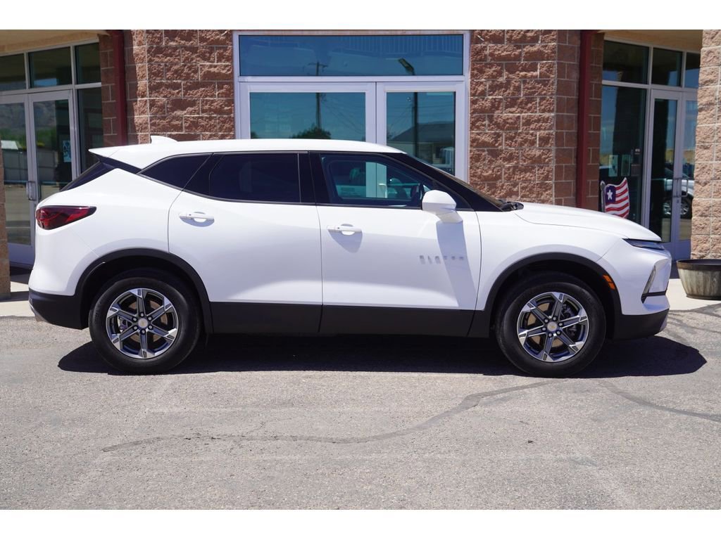 Used 2025 Chevrolet Blazer LT AWD/4WD image 6