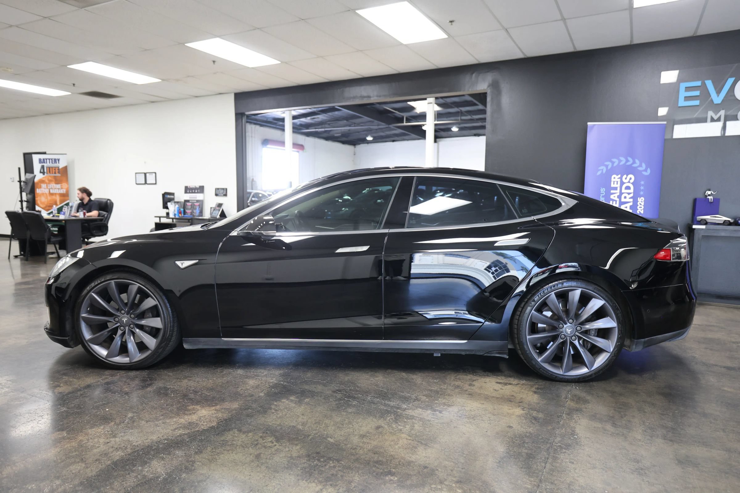 Used 2015 Tesla Model S 70D AWD/4WD image 10