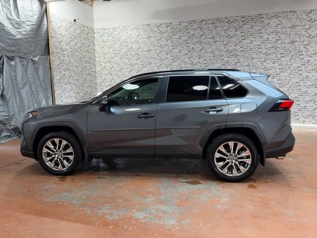 Used 2021 Toyota RAV4 XLE Premium FWD image 4