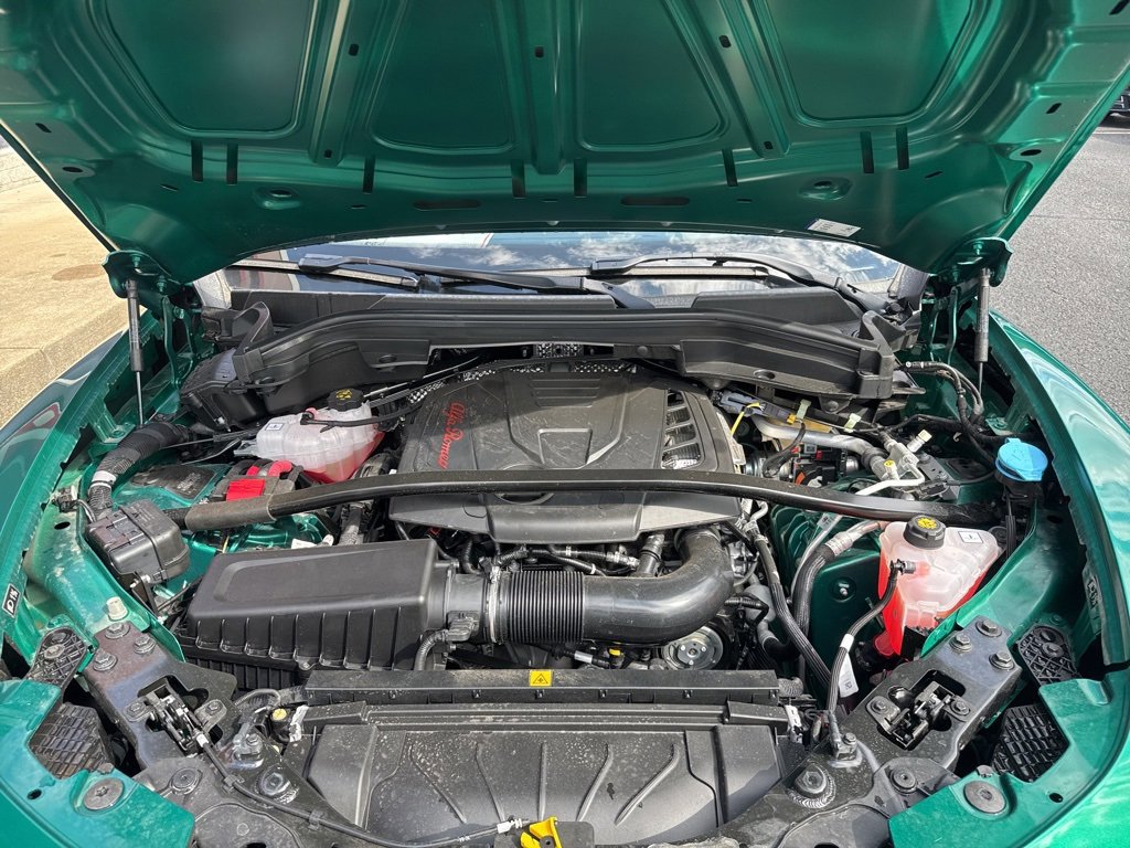 New 2025 Alfa Romeo Stelvio Sprint image 28