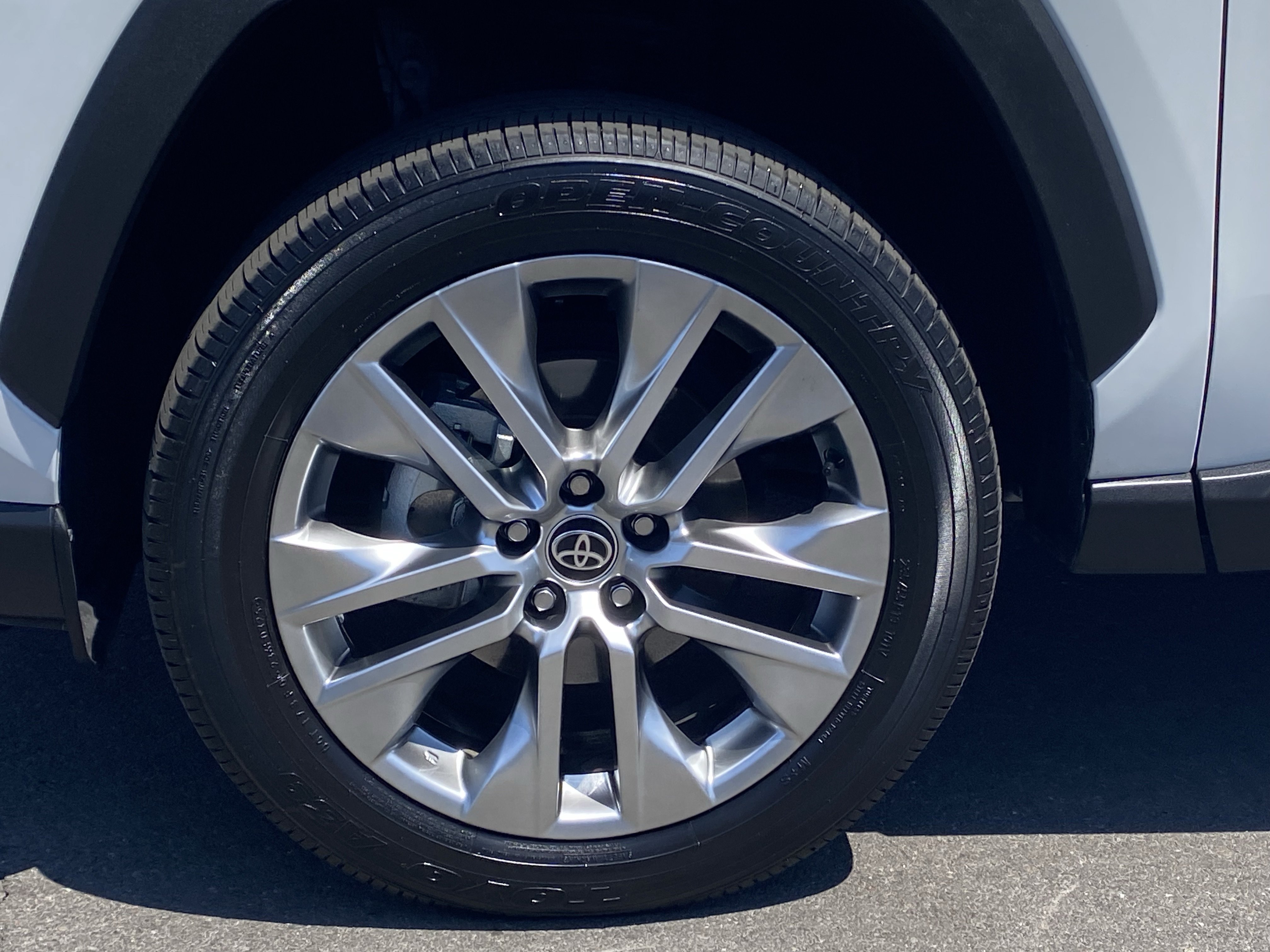 Used 2025 Toyota RAV4 XLE Premium AWD/4WD image 8