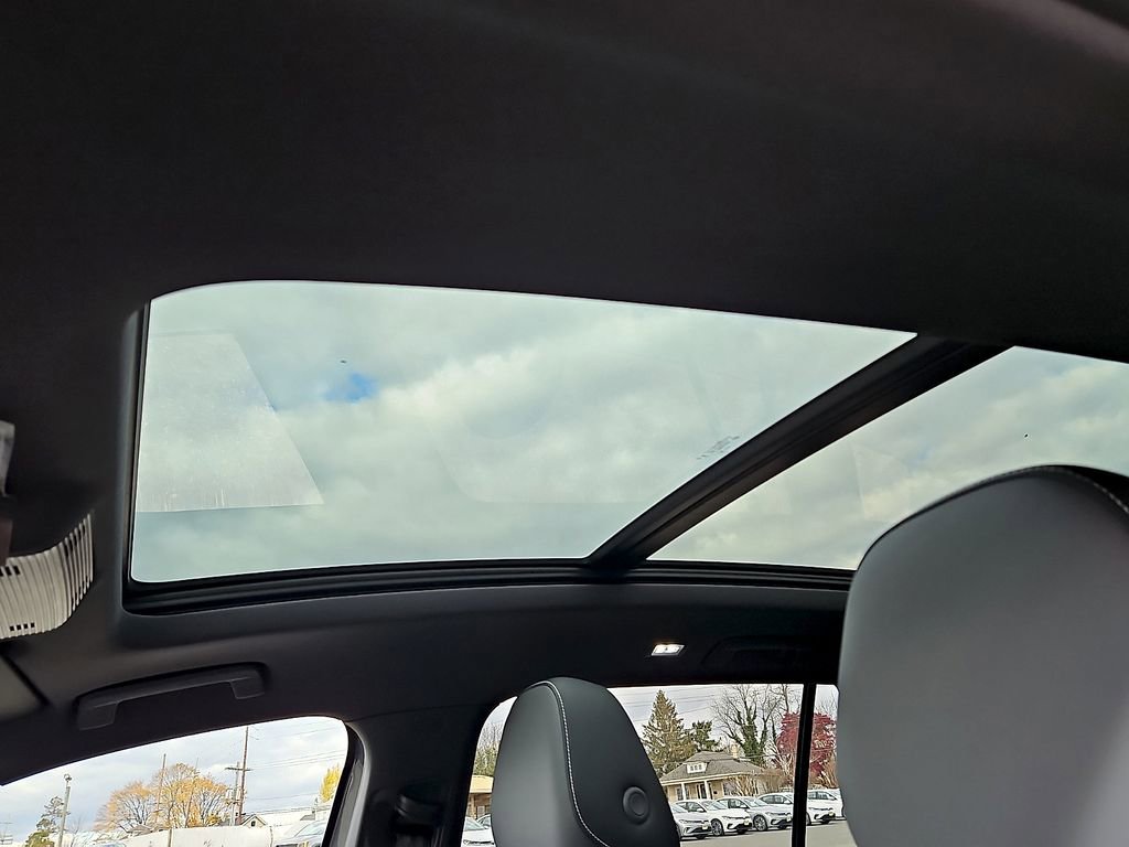 New 2026 Volkswagen Tiguan SE R-Line image 12