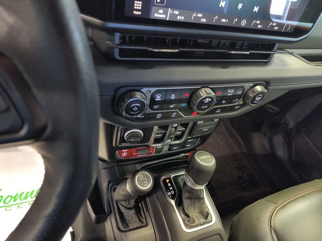 Used 2024 Jeep Gladiator Mojave w/ Convenience Group AWD/4WD image 15