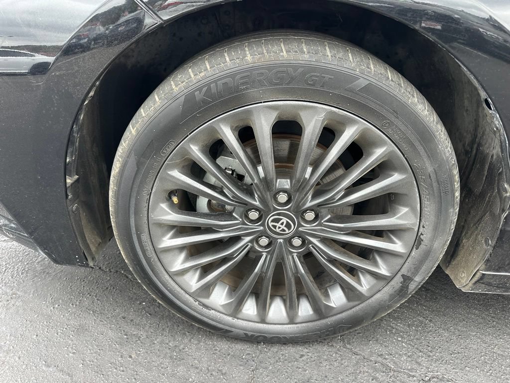 Used 2021 Toyota Avalon XSE FWD image 6