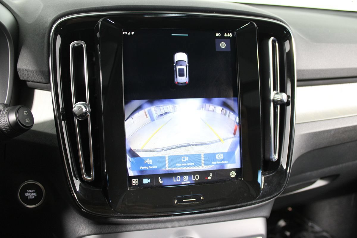 Used 2024 Volvo XC40 B5 Core AWD/4WD image 23