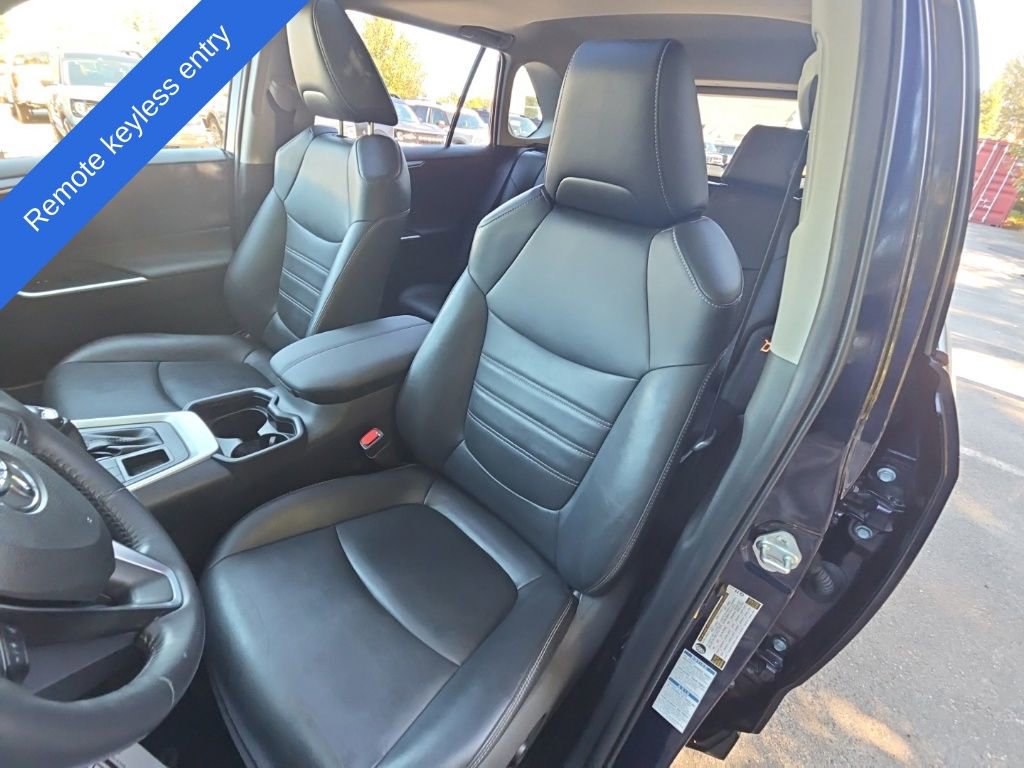 Used 2019 Toyota RAV4 XLE Premium image 14