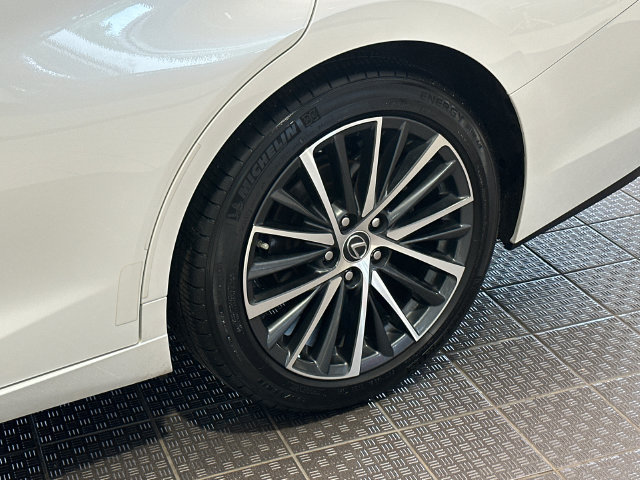 Used 2023 Lexus ES 350 w/ Premium Package FWD image 8