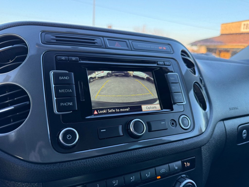 Used 2014 Volkswagen Tiguan SEL FWD image 29