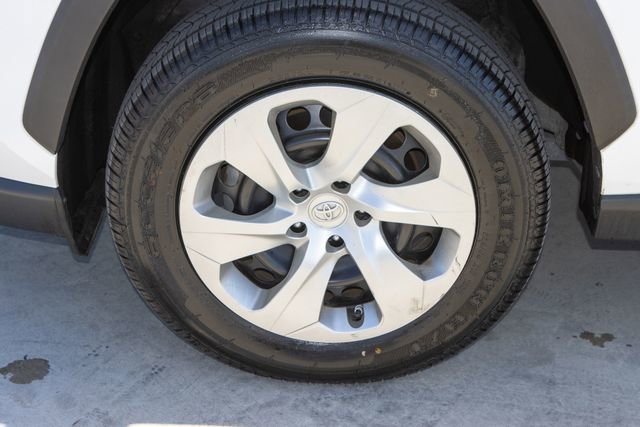 Used 2022 Toyota RAV4 LE AWD/4WD image 35