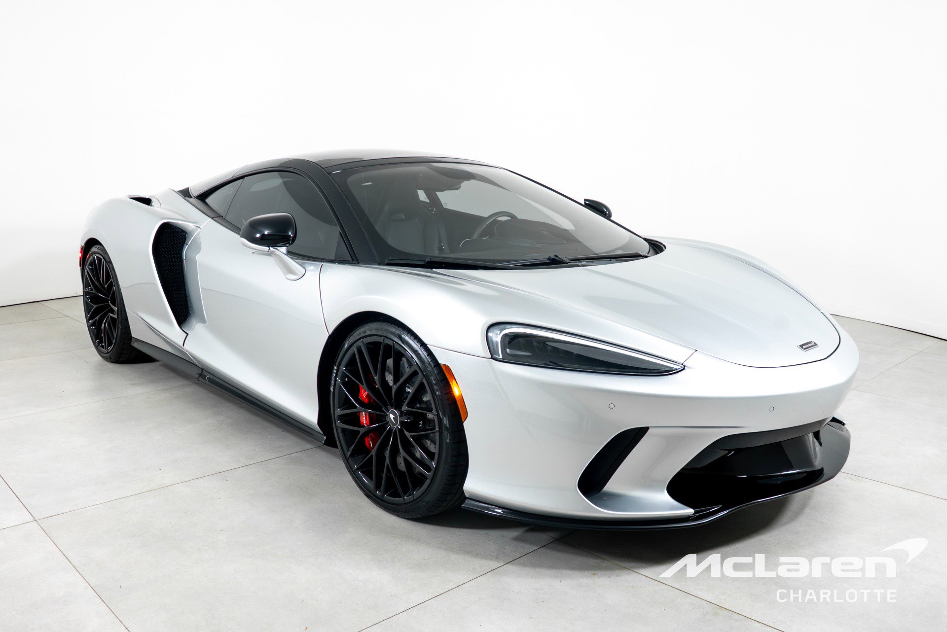 Used 2023 McLaren GT RWD image 3