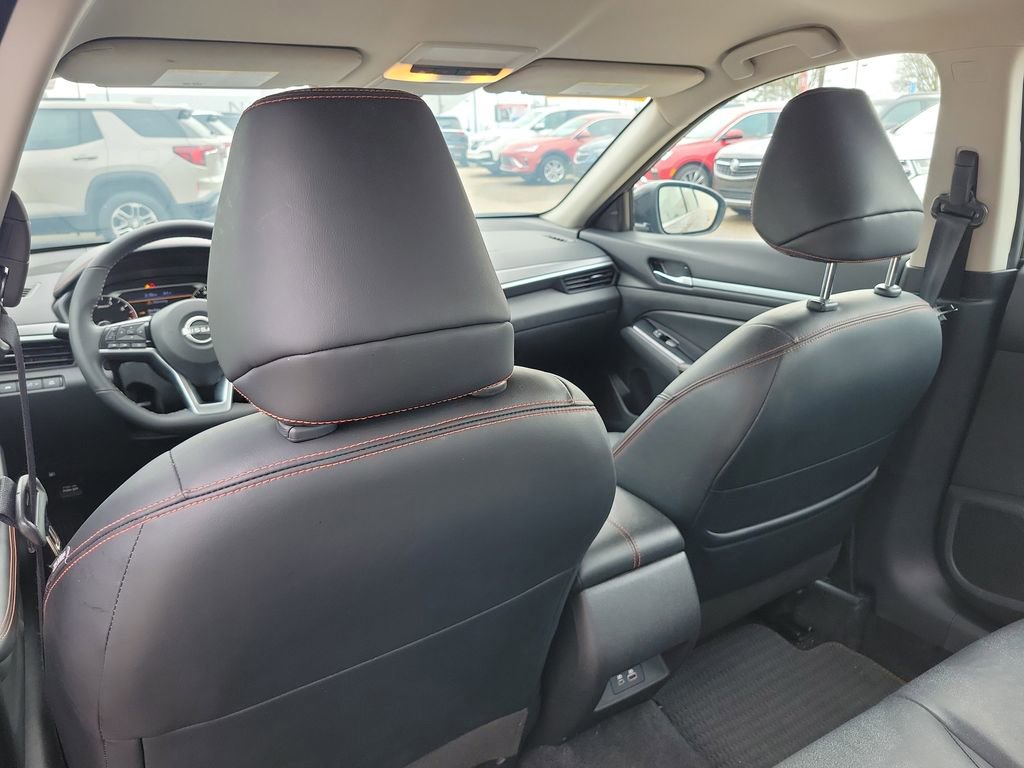 Used 2024 Nissan Altima 2.5 SR image 14