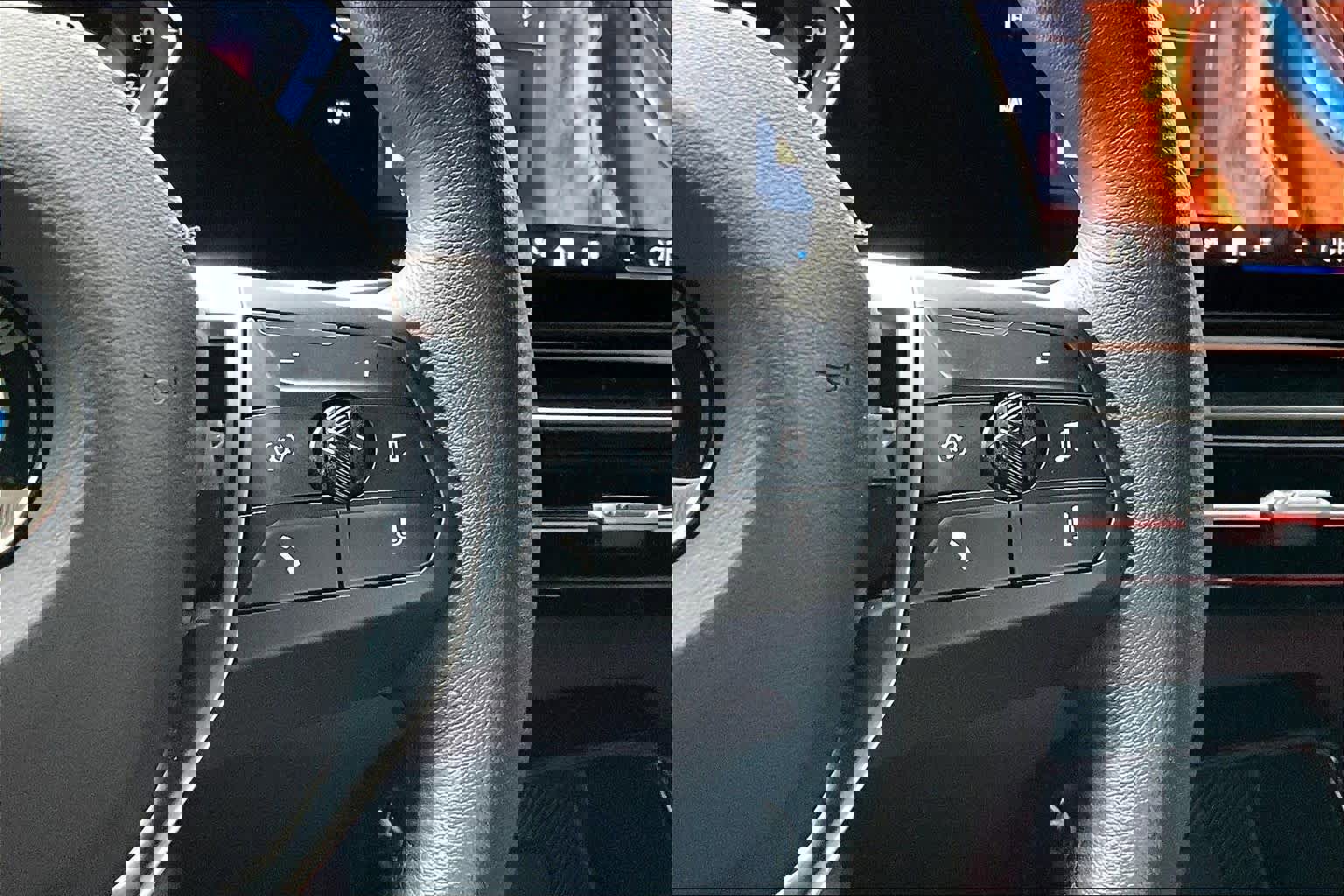 Certified 2025 BMW X2 xDrive28i image 25