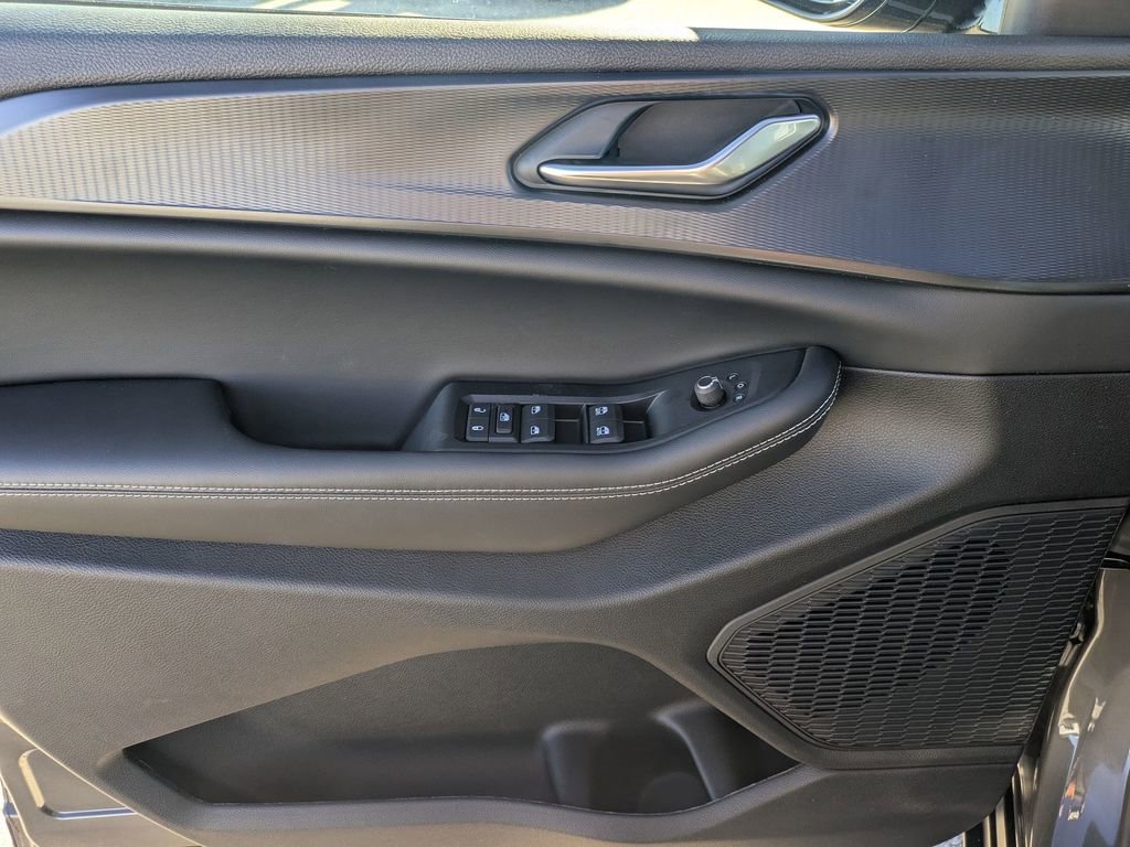 New 2025 Jeep Grand Cherokee L Altitude image 14