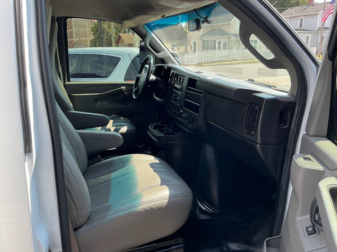 Used 2021 Chevrolet Express 3500 w/ Power Convenience Package RWD image 24