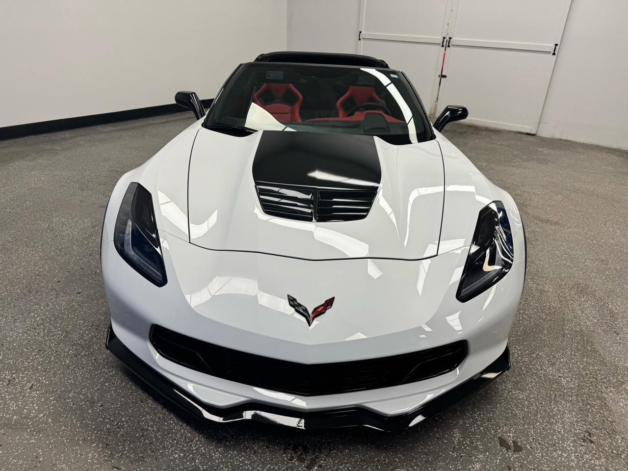 Used 2015 Chevrolet Corvette Z06 w/ 3LZ Preferred Equipment Group image 2