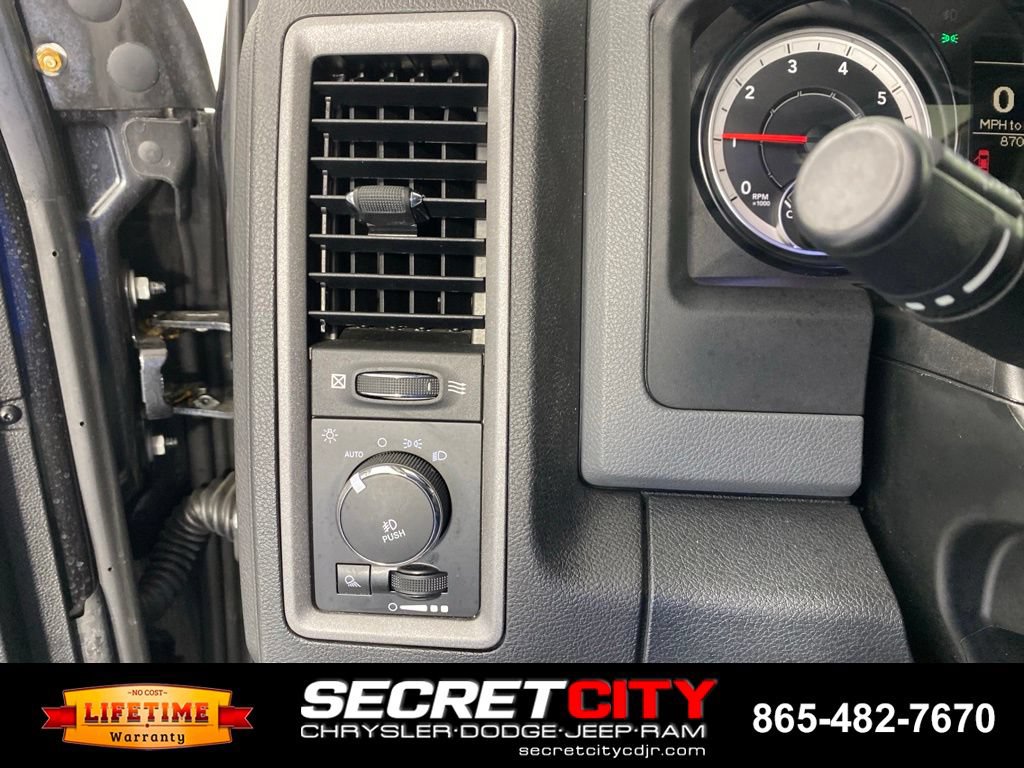 Used 2016 RAM 1500 Express RWD image 13