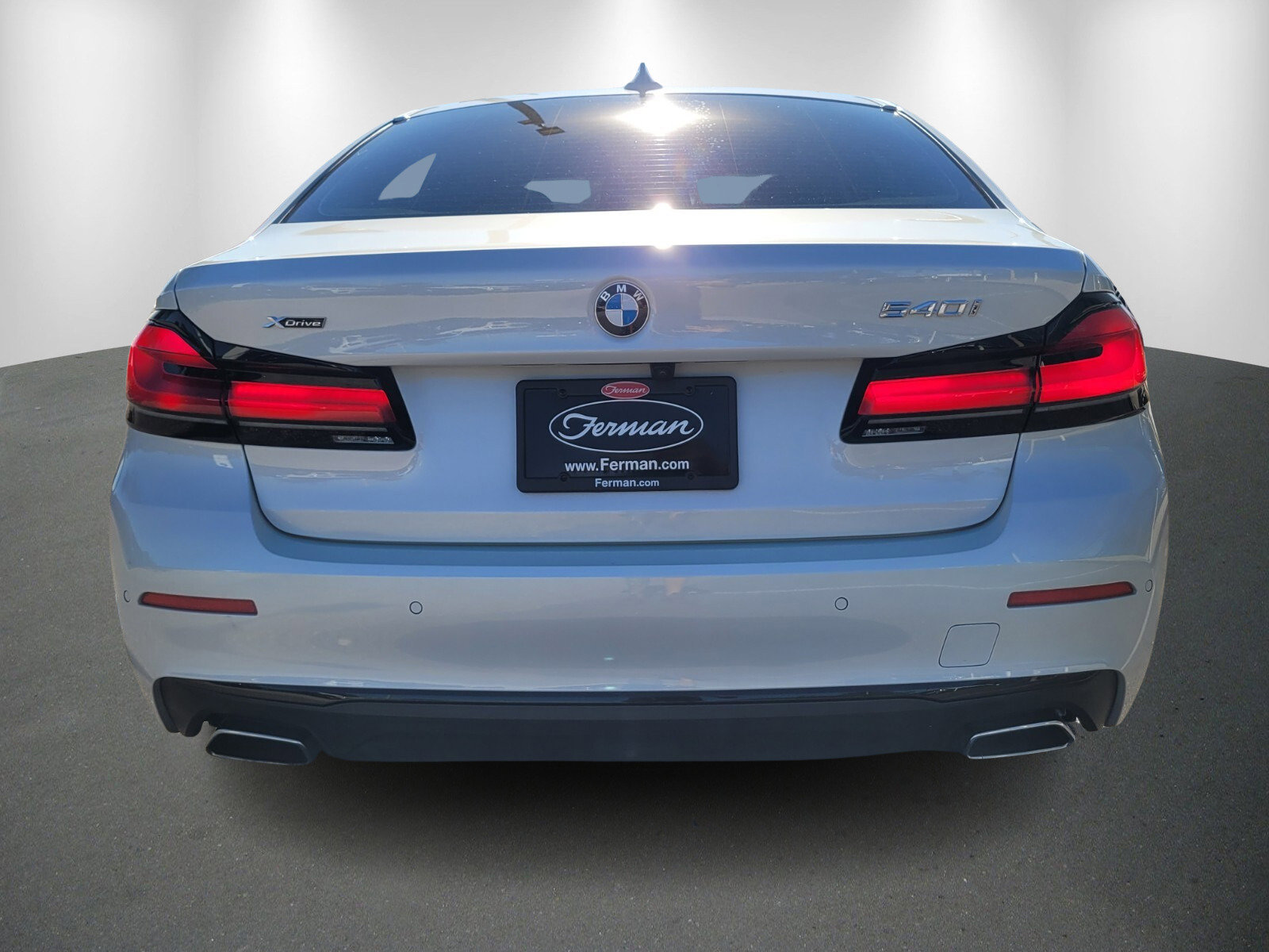 Used 2023 BMW 540i xDrive w/ Premium Package image 6