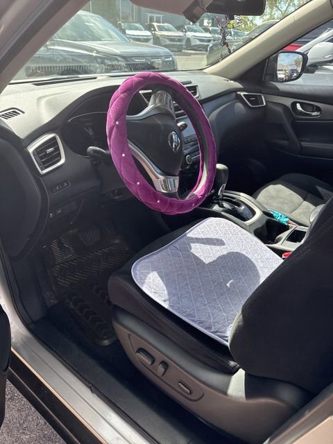 Used 2014 Nissan Rogue SV FWD image 4