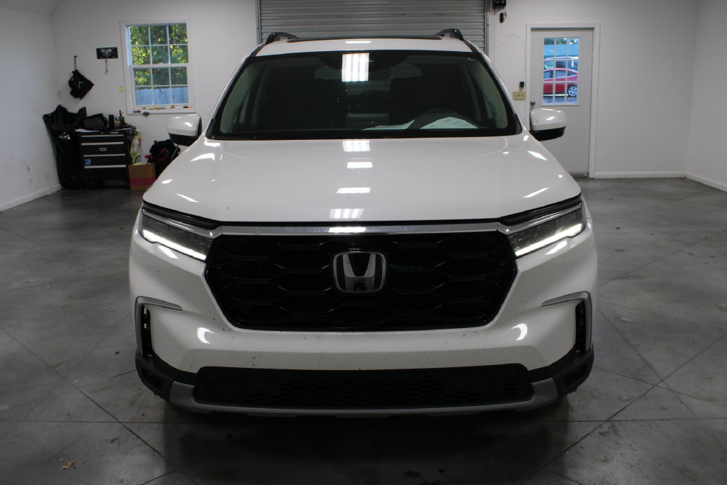 Used 2023 Honda Pilot Touring image 3