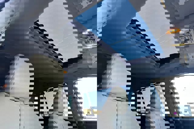 Used 2022 Toyota Highlander XLE AWD/4WD image 21