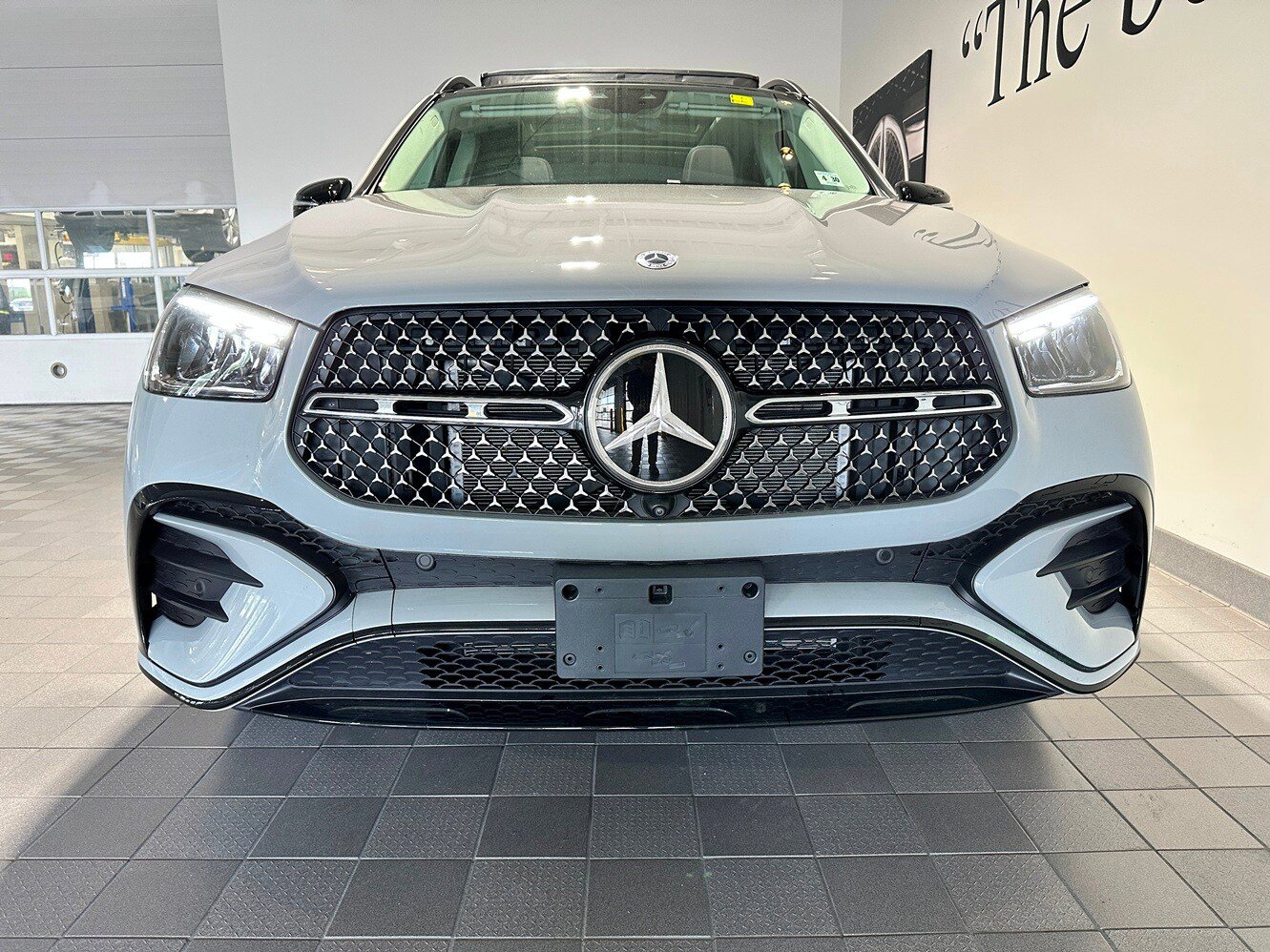 Used 2025 Mercedes-Benz GLE 350 4MATIC image 2