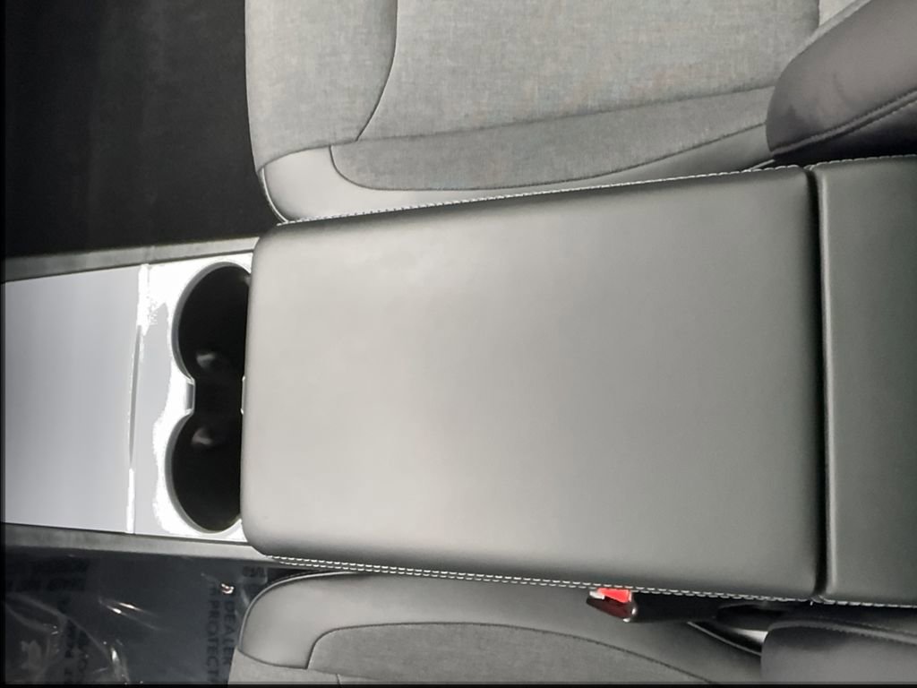 Used 2025 Tesla Model 3 image 37