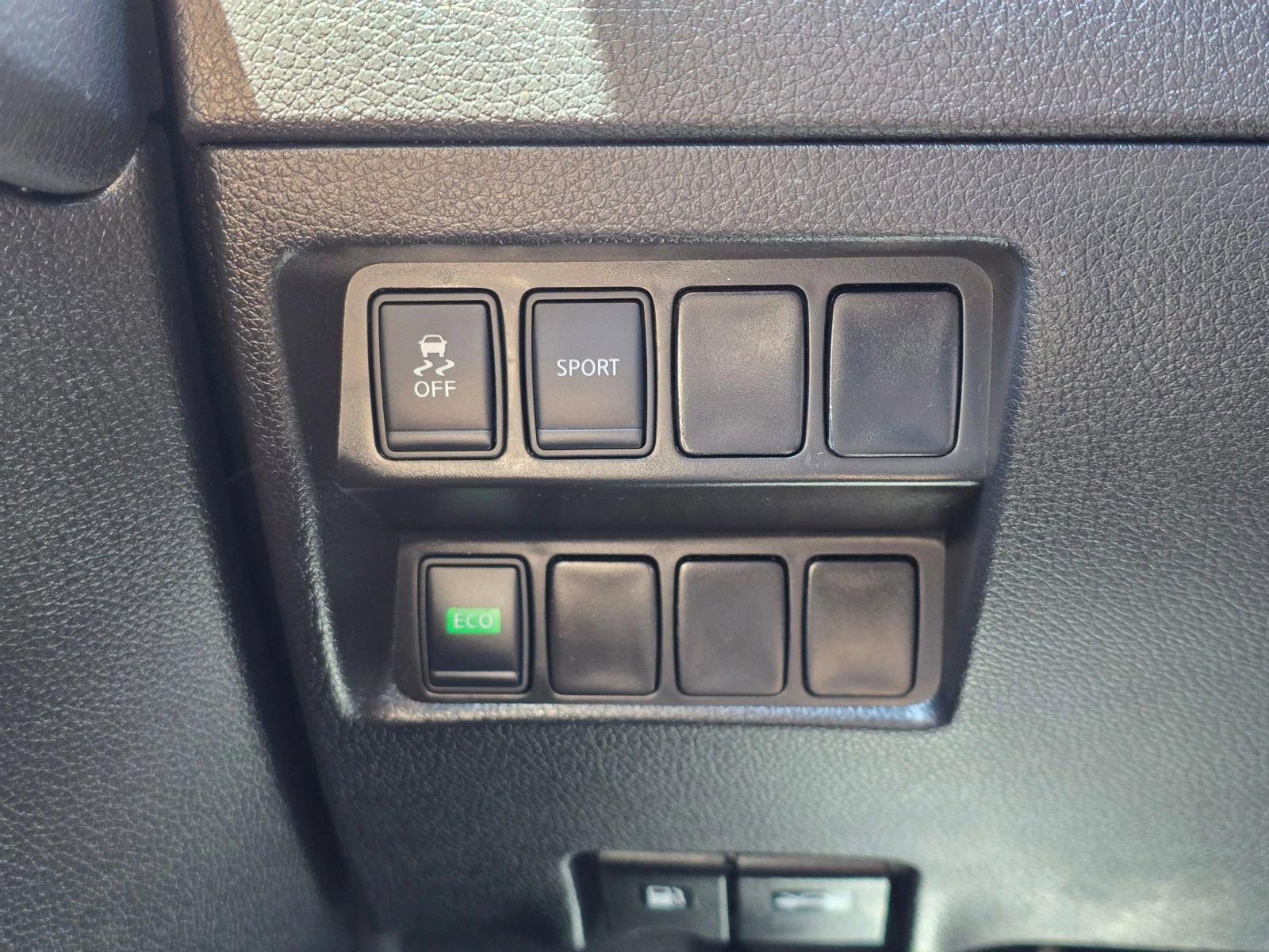 Used 2016 Nissan Rogue S FWD image 26