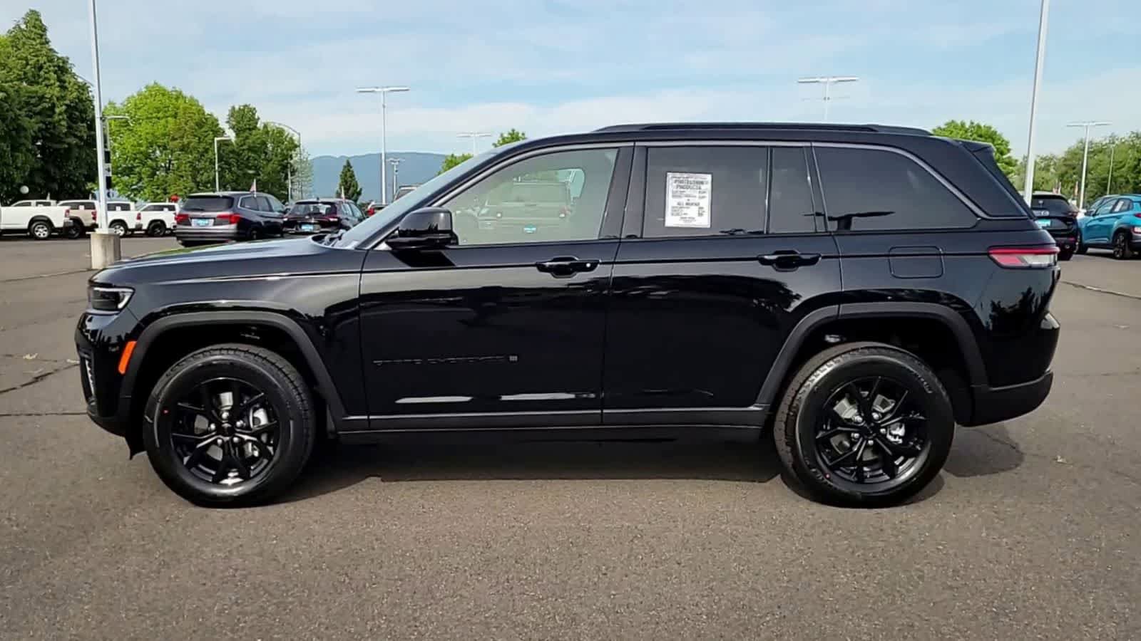 New 2026 Jeep Grand Cherokee Altitude AWD/4WD image 5