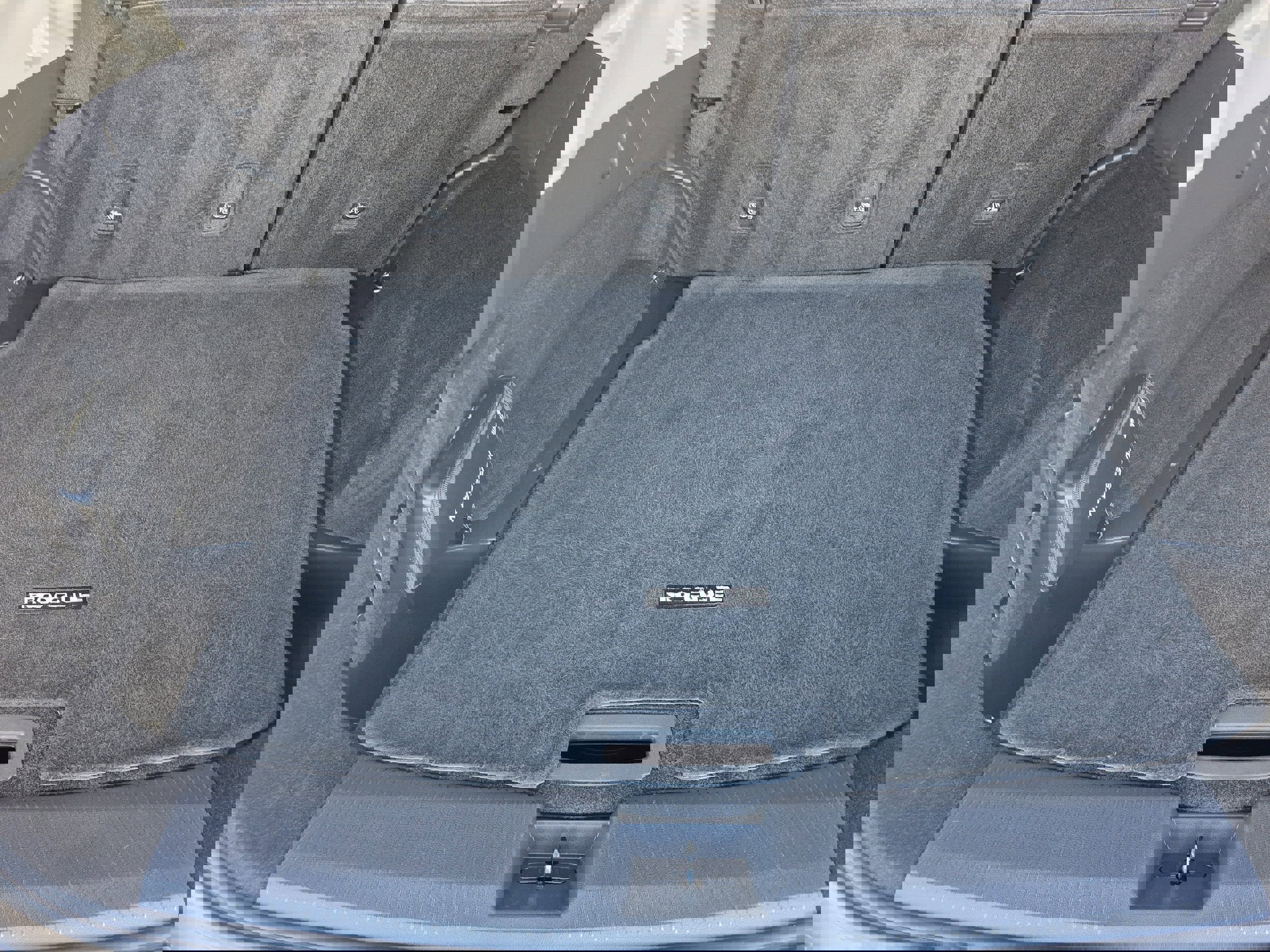 Used 2023 Nissan Rogue SV image 32