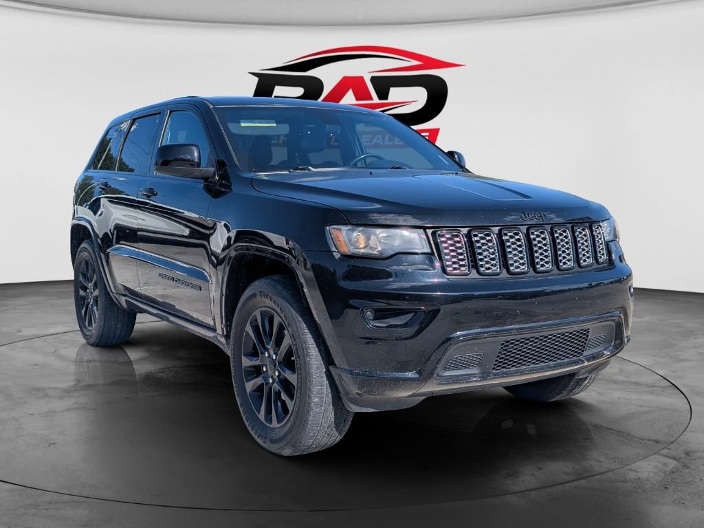 Used 2018 Jeep Grand Cherokee Altitude AWD/4WD image 2