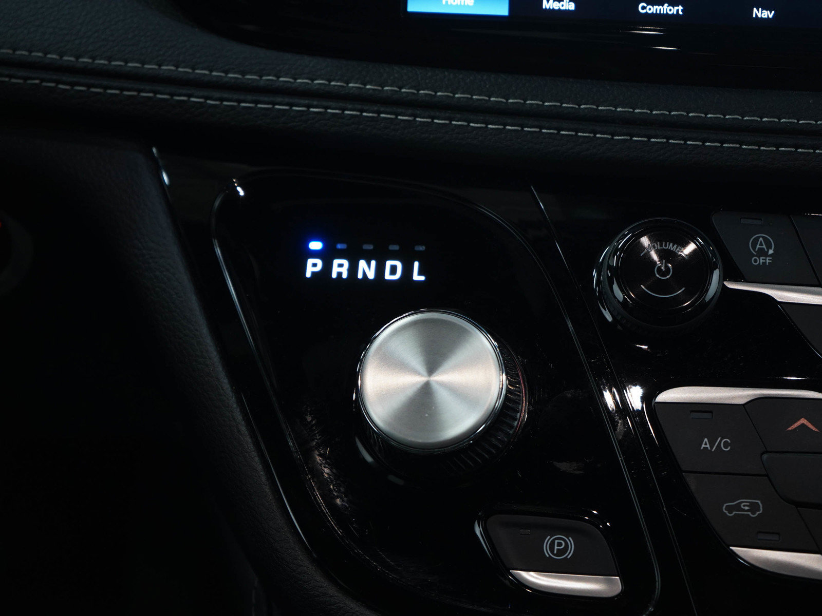 Used 2025 Chrysler Pacifica Limited FWD image 18