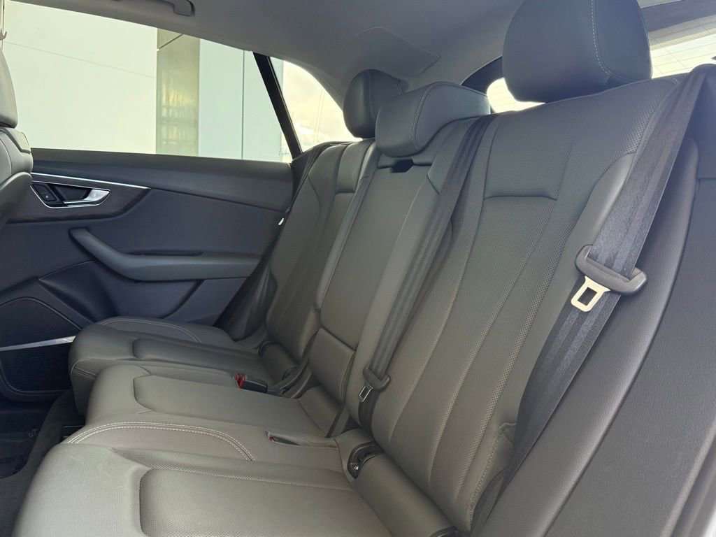 Used 2019 Audi Q8 Premium Plus AWD/4WD image 17