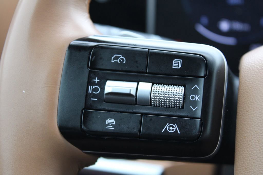 Used 2024 Hyundai Santa Fe Limited image 32