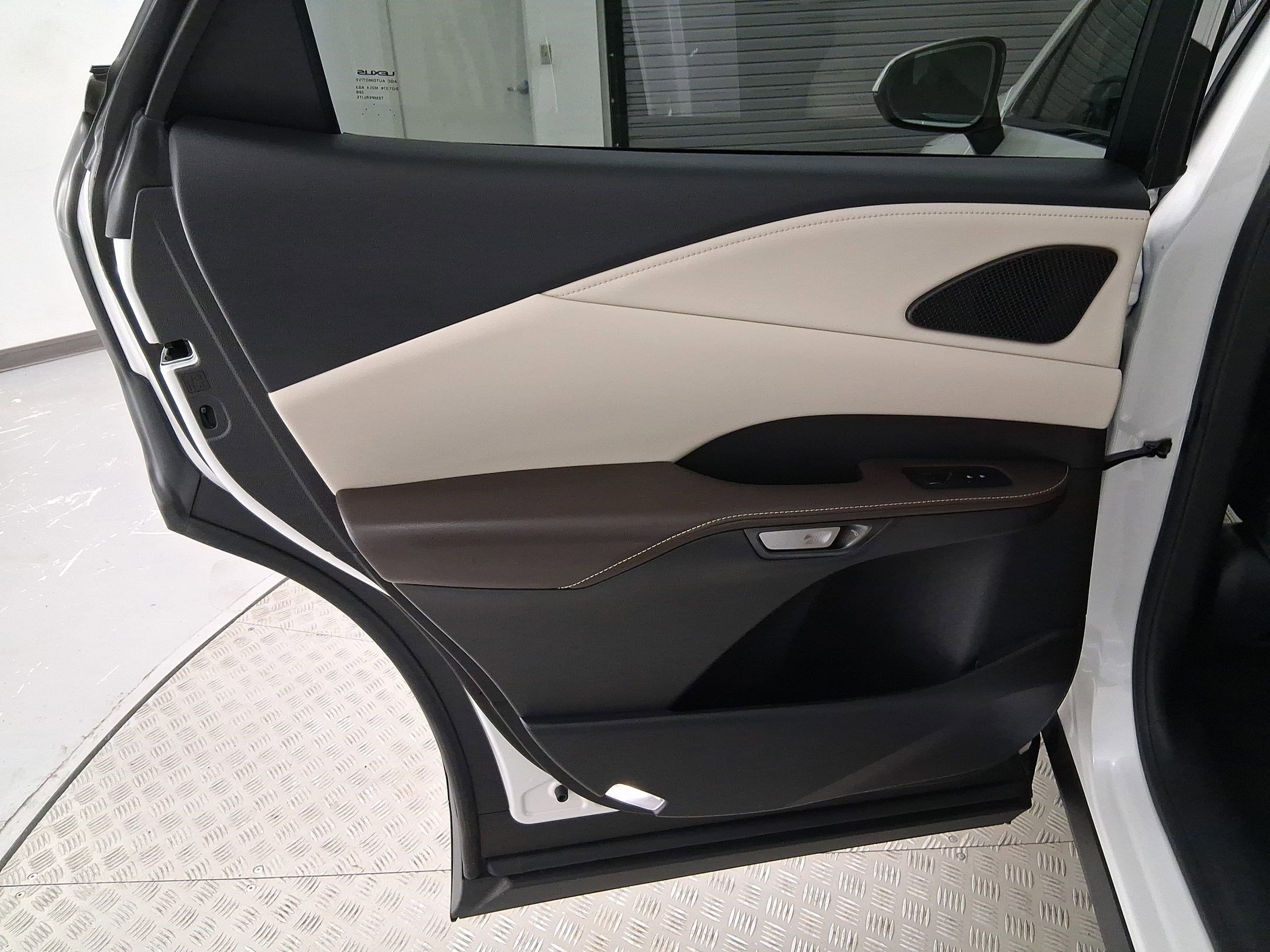 Used 2024 Lexus RX 350 Premium Plus w/ Convenience Package image 25