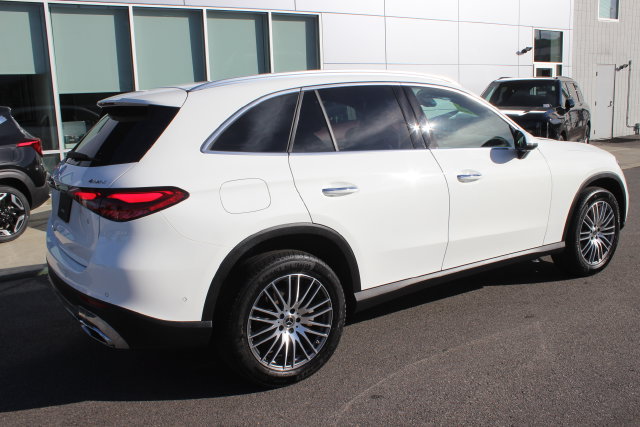 Used 2025 Mercedes-Benz GLC 300 4MATIC image 30