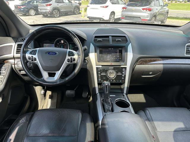 Used 2014 Ford Explorer Limited w/ Equipment Group 301A AWD/4WD image 12
