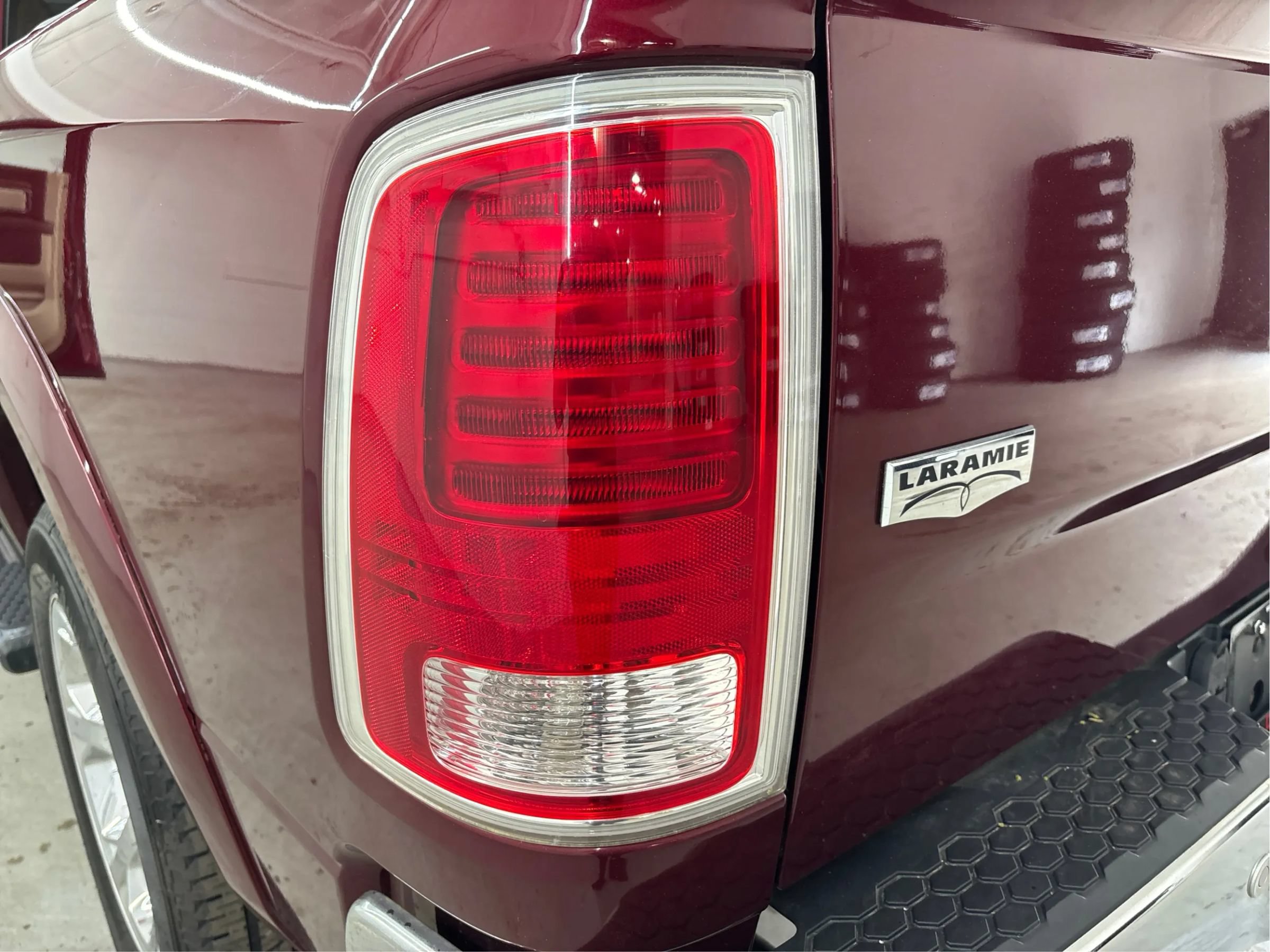 Used 2018 RAM 1500 Laramie w/ Convenience Group AWD/4WD image 33