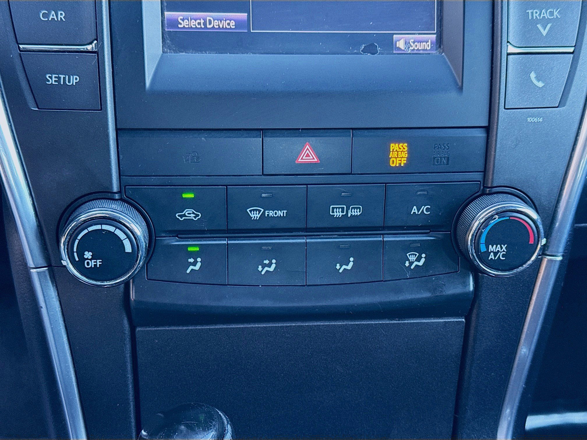 Used 2017 Toyota Camry SE image 12