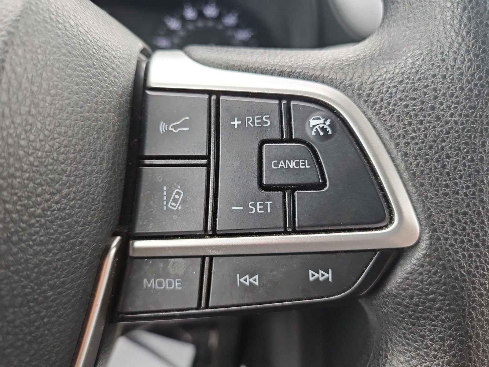 Used 2021 Toyota Sienna LE AWD/4WD image 23