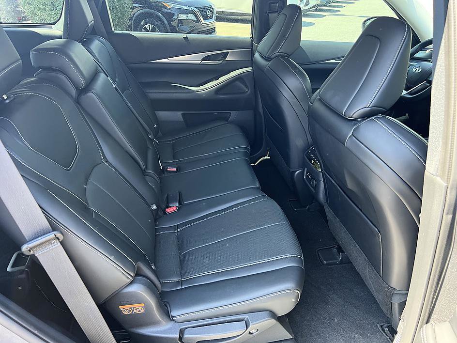Used 2023 INFINITI QX60 Luxe FWD image 16