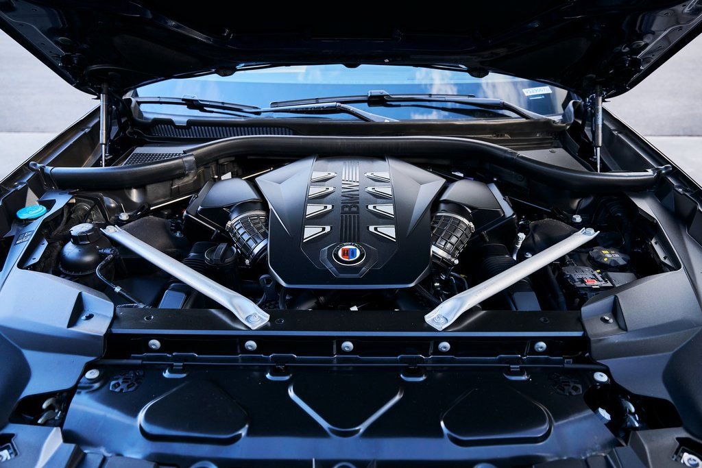 Used 2024 BMW ALPINA XB7 image 12
