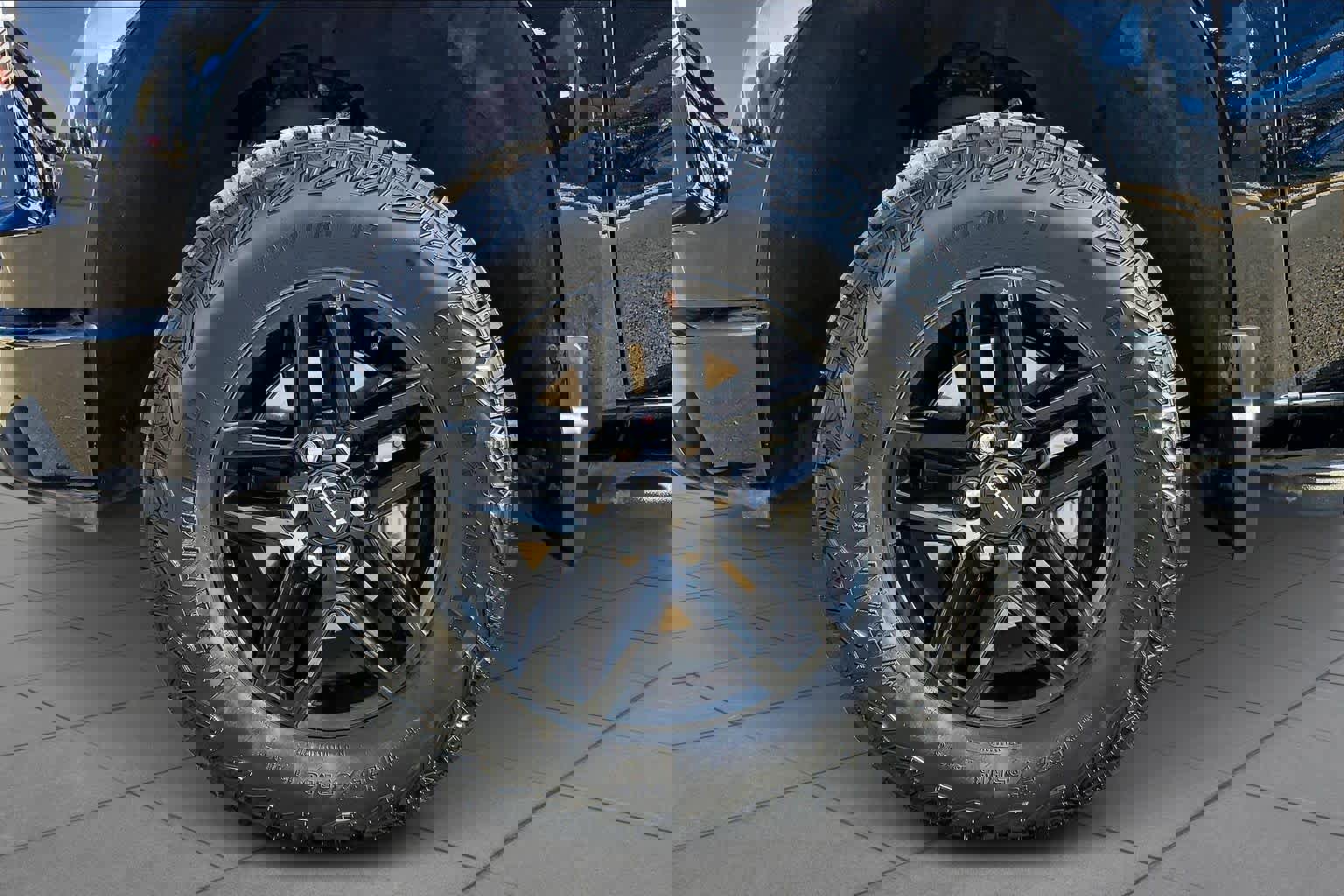 Used 2024 Chevrolet Silverado 1500 LT Trail Boss w/ Convenience Package II image 11